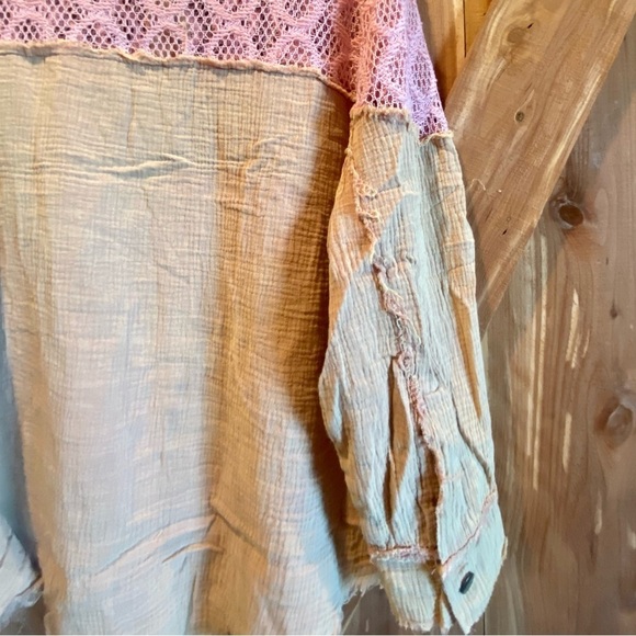 NWOT POL Loose Fit Button Down Long Sleeve Top w/Lace Detail, Peach&Pink, size L - Picture 5 of 10